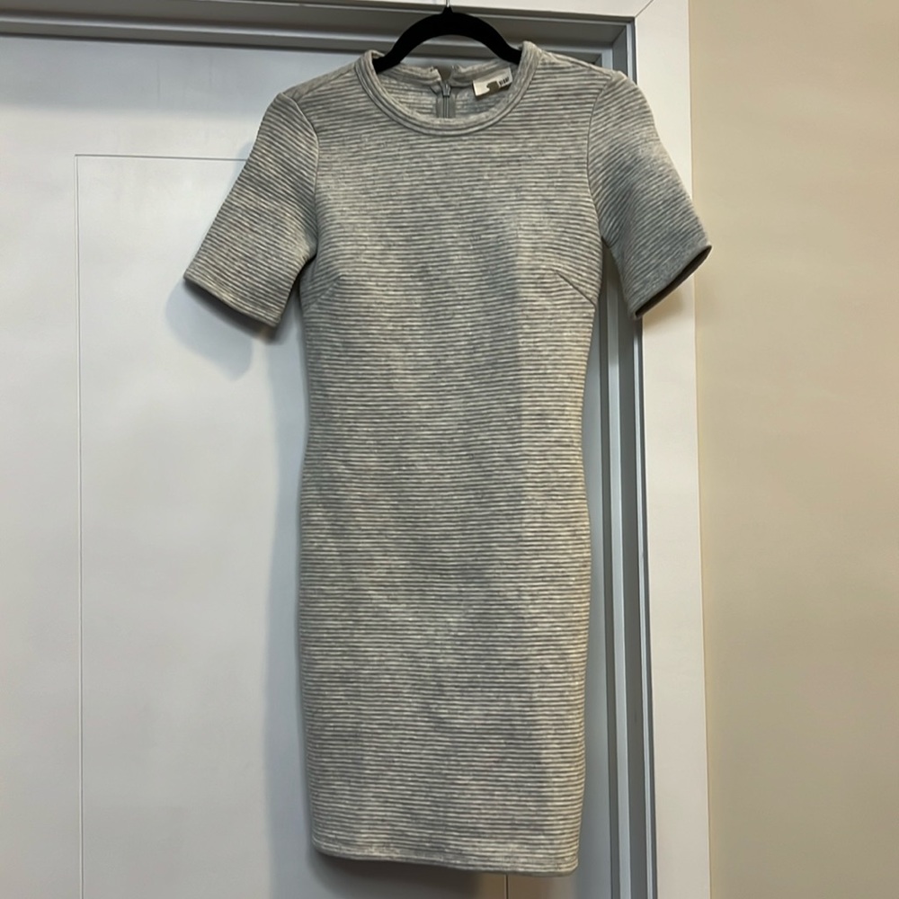 Aritzia Wilfred Free sweater dress